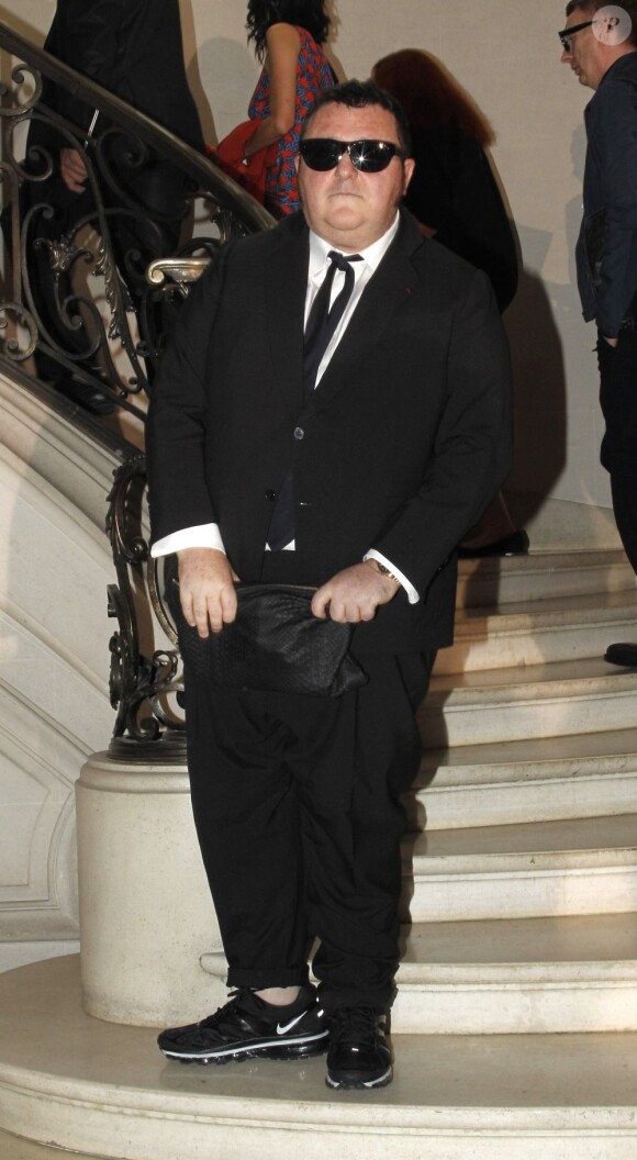 Le directeur artistique de Lanvin, Alber Elbaz, assiste au défilé haute couture Christian Dior automne-hiver 2012-2013. Paris, le 2 juillet 2012.