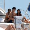 Cristiano Ronaldo et Irina Shayk entourés de leur famille et du fils de CR7 lors de leurs vacances à Saint-Tropez le 3 juillet 2012
