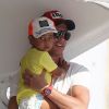Cristiano Ronaldo, père attentionné envers son fils Cristiano le 3 juillet 2012 à Saint-Tropez