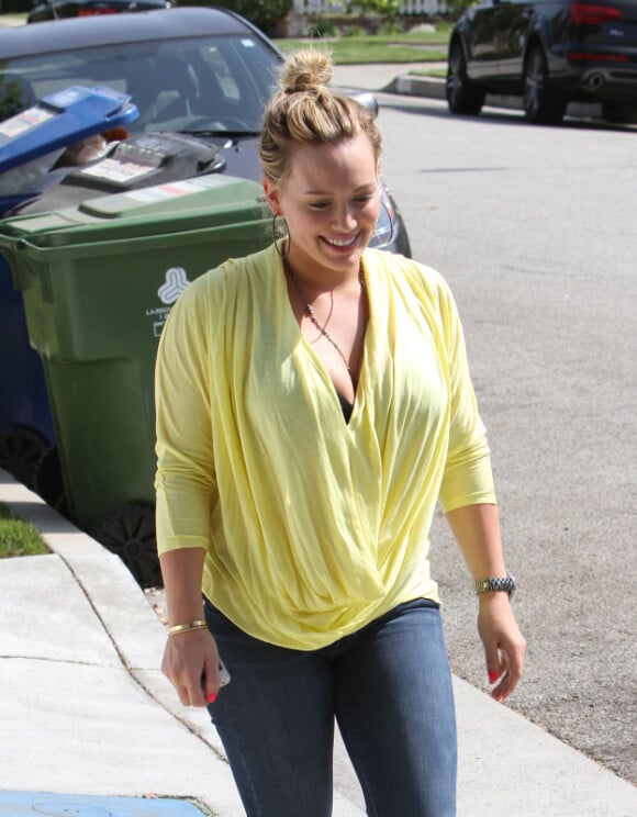 Hilary Duff, de retour à Los Angeles, retrouve son époux Mike Comrie, le mercredi 4 juillet 2012.