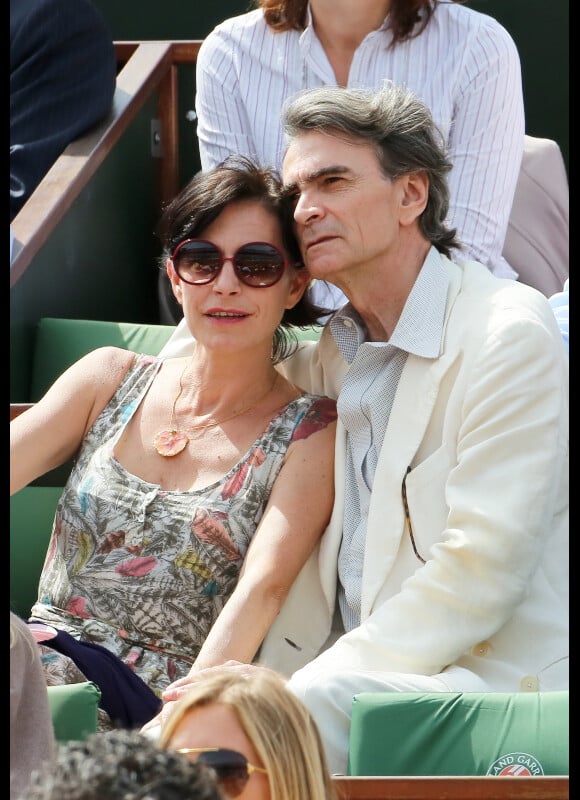 Lio et son nouveau compagnon, amoureux, à Roland-Garros le 31 mai 2012