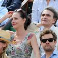 Lio et son nouveau compagnon, complices, à Roland Garros le 31 mai 2012