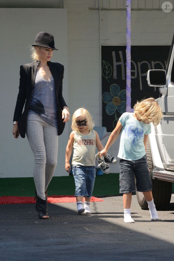 Gwen Stefani et ses deux fils Zuma et Kingston  à Los Angeles, le 7 juillet 2012.