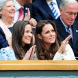 Pippa et Kate Middleton ont assisté à la victoire de Roger Federer qui a décroché un septième titre à Wimbledon dimanche 8 juillet en battant Andy Murray en finale (4-6, 7-5, 6-4, 6-3), égalisant le record de Pete Sampras