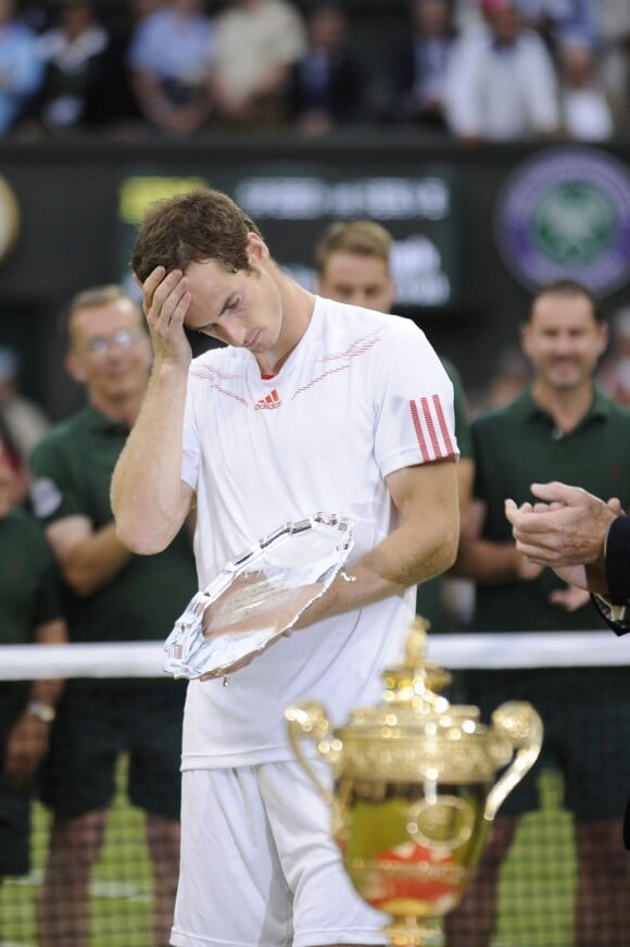 Andy Murray était légitimement déçu après s'être incliné en finale de Wimbledon face à Roger Federer qui a décroché un septième titre à Wimbledon dimanche 8 juillet, égalisant le record de Pete Sampras