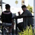 Benji Madden déjeune dans un restaurant de Los Angeles avec sa petite amie, Eliza Doolittle, le samedi 7 juillet 2012.
