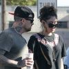 Benji Madden quitte un restaurant de Los Angeles avec sa petite amie, Eliza Doolittle, le samedi 7 juillet 2012.