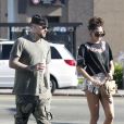 Benji Madden quitte un restaurant de Los Angeles avec sa petite amie, Eliza Doolittle, le samedi 7 juillet 2012.