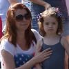 Alyson Hannigan et sa fille Satyana à Los Angeles, le 4 juillet 2012.