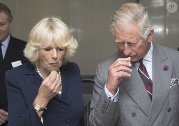 Charles et Camilla inaugurant le Bodnant Welsh Food Centre, à Conwy Valley, le 9 juillet 2012. Le prince Charles et sa femme Camilla Parker Bowles effectuaient en juillet 2012 une visite de quatre jours au Pays de Galles.