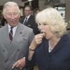 Charles et Camilla inaugurant le Bodnant Welsh Food Centre, à Conwy Valley, le 9 juillet 2012. Le prince Charles et sa femme Camilla Parker Bowles effectuaient en juillet 2012 une visite de quatre jours au Pays de Galles.