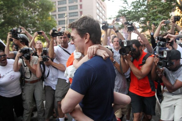 Tom Cruise revoit enfin sa fille Suri ! Le duo a passé la journée du mardi 17 juillet ensemble à New York.