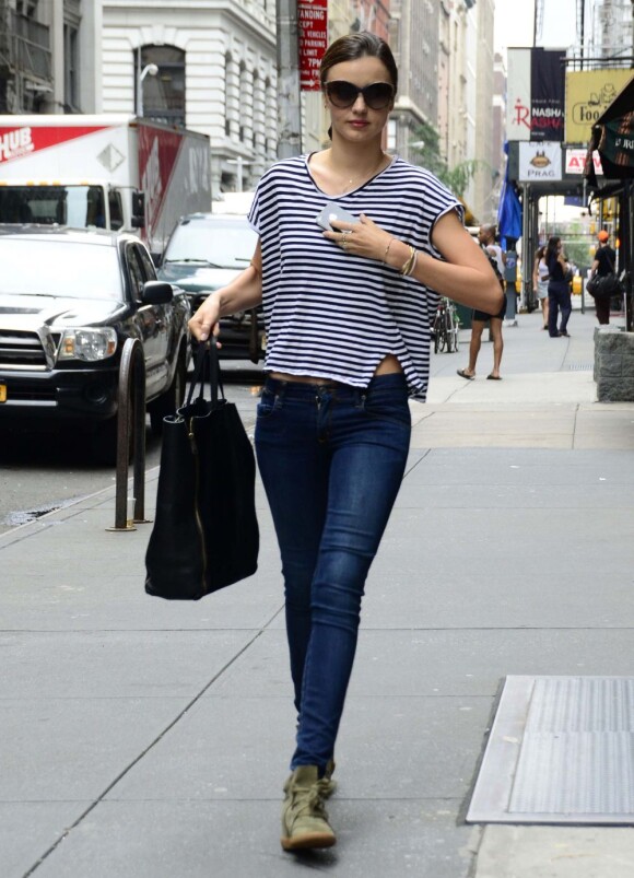 Miranda Kerr nous fait un défilé dans les rues de New York le 19 juillet 2012