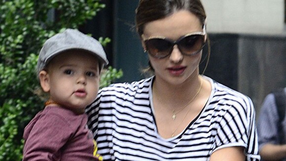 Miranda Kerr : Businesswoman street-chic avec son Flynn adorable
