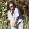 Kristen Stewart jouant au golf avec des amis à Malibu le 20 juillet 2012