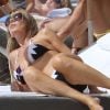 Rita Rusic expose ses courbes au soleil sur la plage de Miami le 21 juillet 2012