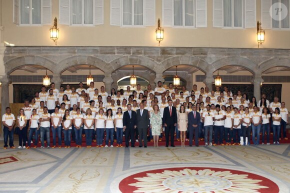 La délégation olympique espagnole a été reçue le 23 juillet 2012 au palais du Pardo, à Madrid, à la veille de son départ pour les JO de Londres, pour recevoir les voeux de réussite du roi Juan Carlos Ier d'Espagne, en présence de la reine Sofia, du prince Felipe et de la princesse Letizia.