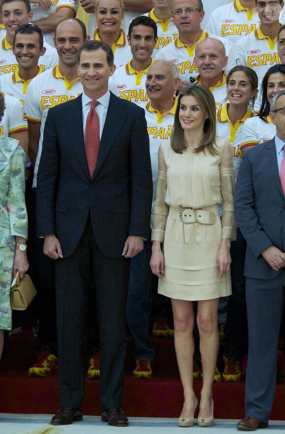 Felipe et Letizia étaient heureux de transmettre leurs encouragements. A la veille de son départ pour les JO de Londres, la délégation olympique espagnole a été reçue le 23 juillet 2012 au palais du Pardo, à Madrid, pour recevoir les voeux de réussite du roi Juan Carlos Ier d'Espagne, en présence de la reine Sofia, du prince Felipe et de la princesse Letizia.