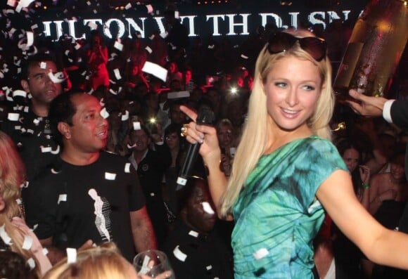 Paris Hilton et le milliardaire Javed Fiyaz au Palais Club de Cannes, le 22 juillet 2012.