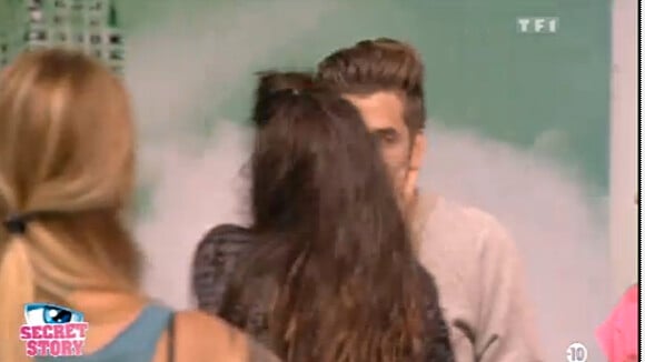 Secret Story 6 : Capucine et Yoann s'embrassent devant Thomas, Kevin pleure