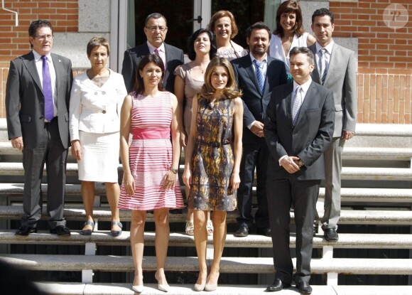 Letizia d'Espagne recevait l'Association espagnole de compréhension en lecture, créée fin 2011, en audience à la Zarzuela, le 26 juillet 2012.