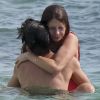 Mischa Barton et son petit ami Sebastian Knapp : fous d'amour à Formentera le 26 juillet 2012