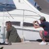 Mischa Barton et Sebastian Knapp : pause tendresse sur le port à Formentera le 26 juillet 2012