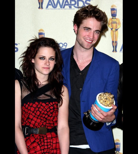 Robert Pattinson et Kristen Stewart le 31 mai 2009 lors des MTV Movie Awards