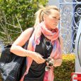 La jolie Hilary Duff sort de chez une amie à Beverly Hills, le 25 juillet 2012