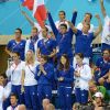 Le clan français exulte après la victoire d'Amaury Leveaux, Fabien Gilot, Clément Lefert et Yannick Agnel lors du relais 4x100m le 29 juillet 2012 lors des Jeux olympiques de Londres