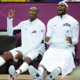 Kobe Bryant et LeBron James lors de la rencontre entre l'équipe de France et Team USA pendant le tournoi olympique à Londres le 29 juillet 2012