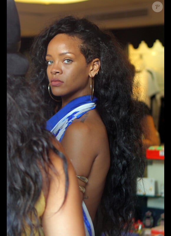 Rihanna fait du shopping dans les rues de Monaco le 29 juillet 2012