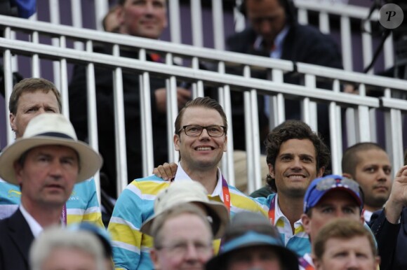 Le prince Daniel de Suède et son beau-frère le prince Carl Philip de Suède étaient à Greenwich Park, à Londres, le 31 juillet 2012 pour encourager l'équipe de Suède lors du concours complet des Jeux olympiques. Leurs protégés ont fini 4e derrière l'Allemagne, le Royaume-Uni avec Zara Phillips et la Nouvelle-Zélande.