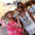 Chantal Goya et sa petite-fille Samanta dans les rues de Saint-Tropez le 30 juillet 2012