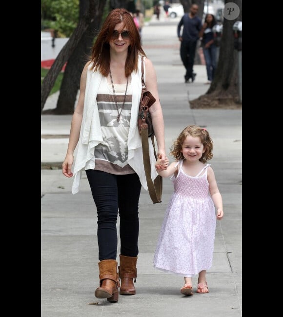 Alyson Hannigan et sa grande fille Satyana, à Los Angeles, le 1er août 2012 - Mère et fille se baladent dans les rues