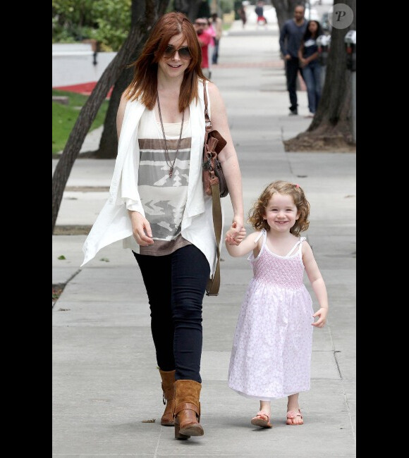 Alyson Hannigan et sa grande fille Satyana, à Los Angeles, le 1er août 2012