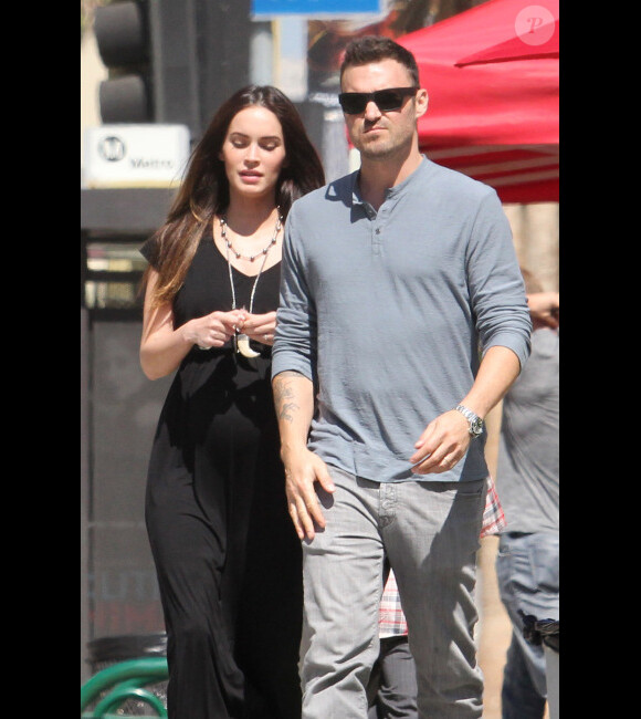 Megan Fox, enceinte, et Brian Austin Green se rendent à la messe avec le fils de l'acteur, Kassius, à Los Angeles, le 15 juillet 2012