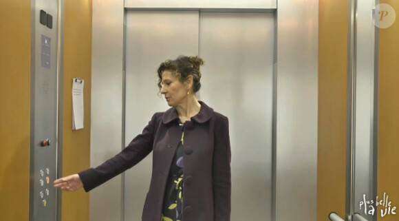 Sylvie Flepp de Plus Belle La Vie chante dans un ascenseur !