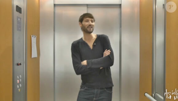 Laurent Kerusore de Plus Belle La Vie chante dans un ascenseur !
