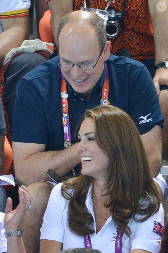 Kate Middleton et le prince Albert de Monaco, le 9 août 2012, se sont tenu compagnie dans les gradins de l'Aquatics Centre lors de la compétition de natation synchronisée par équipes. La Grande-Bretagne a fini 6e.