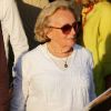Bernadette Chirac quitte le restaurant Le Girelier, à St-Tropez, le vendredi 10 août 2012.