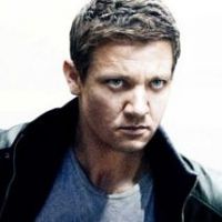 Box-office : Jason Bourne dépasse Batman, Jeremy Renner plus mou que Matt Damon