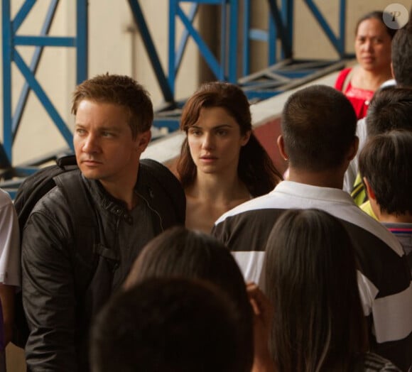 Jeremy Renner et Rachel Weisz dans Jason Bourne : L'héritage.