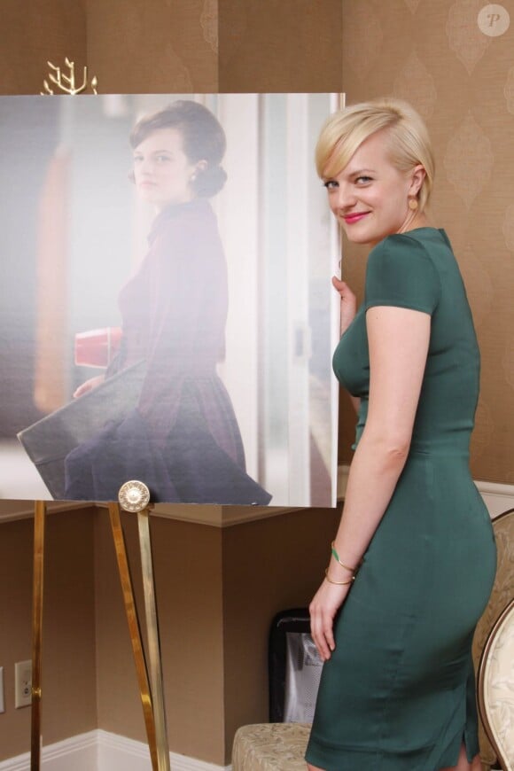 Elisabeth Moss a dévoilé sa nouvelle coupe de cheveux lors de la conférence de presse de Mad Men à Los Angeles, le 10 août 2012.