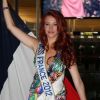 Delphine Wespiser s'envole pour le concours Miss Monde le 19 juillet 2012 à Roissy