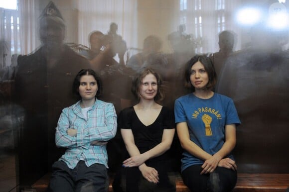 Les Pussy Riot à Moscou le 17 août 2012. Nadejda Tolokonnikova (22 ans), Ekaterina Samoutsevitch (29 ans) et Maria Alekhina (24 ans) ont été condamnées à deux ans de camp.