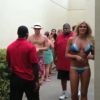 Le prince Harry lors de la Wet Republic Pool Party au MGM Grand de Las Vegas le 18 août 2012, quelques heures après sa fameuse partie de strip-billard dans sa suite du Wynn