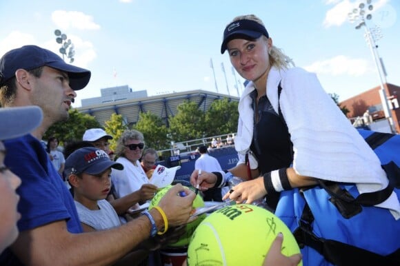 Kristina Mladenovic heureuse lors de sa victoire face à Anastasia Pavlyuchenkova au second tour de l'US Open le 29 août 2012