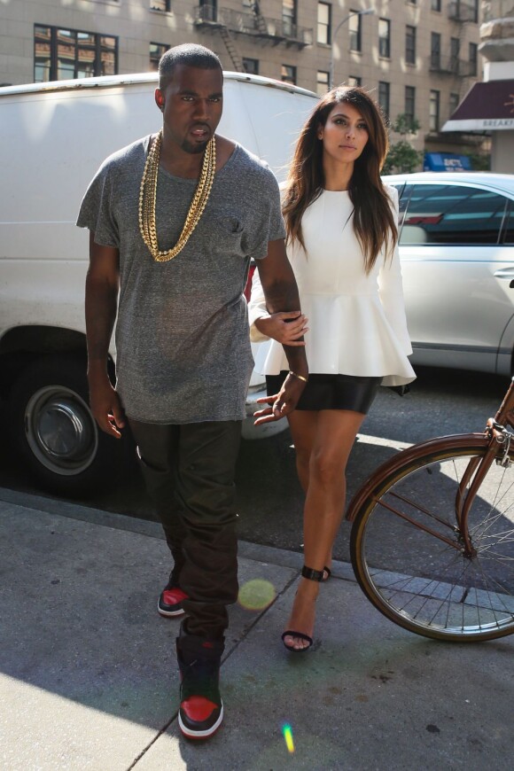 Kanye West décontracté et Kim Kardashian sur son 31 se rendent au cinéma pour voir le film ParaNorman. New York, le 1er septembre 2012.