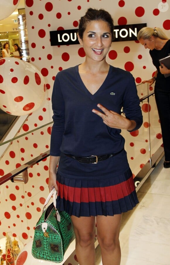Géraldine Nakache lors de l'inauguration du pop-up store Louis Vuitton x Yayoi Kusama au grand magasin Printemps. Paris, le 4 septembre 2012.